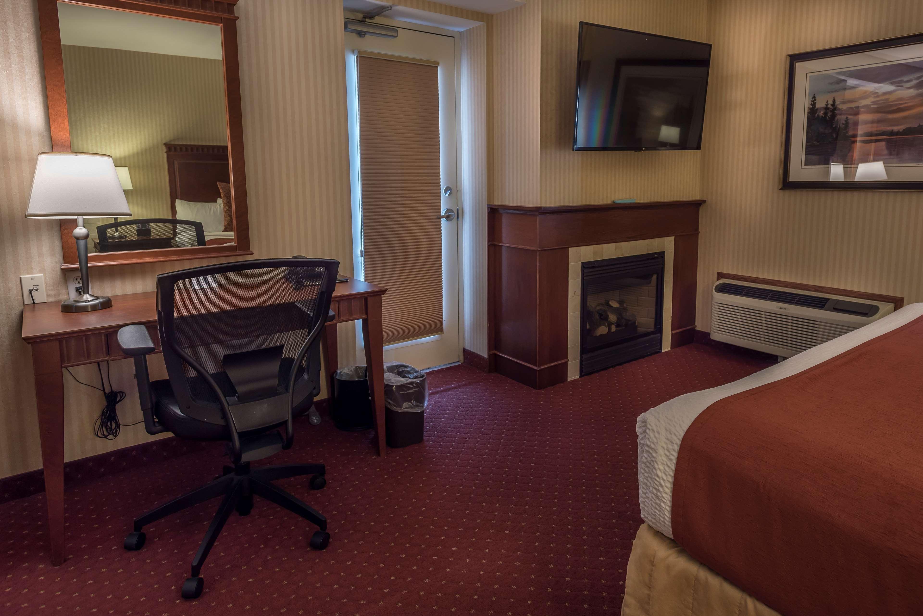 Best Western Plus Otonabee Inn Peterborough Exterior photo