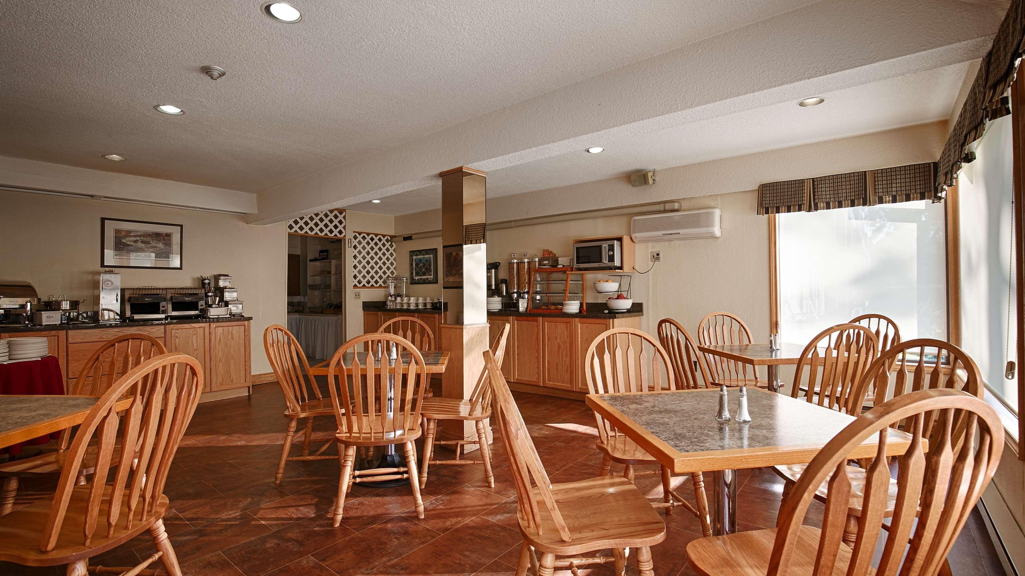 Best Western Plus Otonabee Inn Peterborough Exterior photo