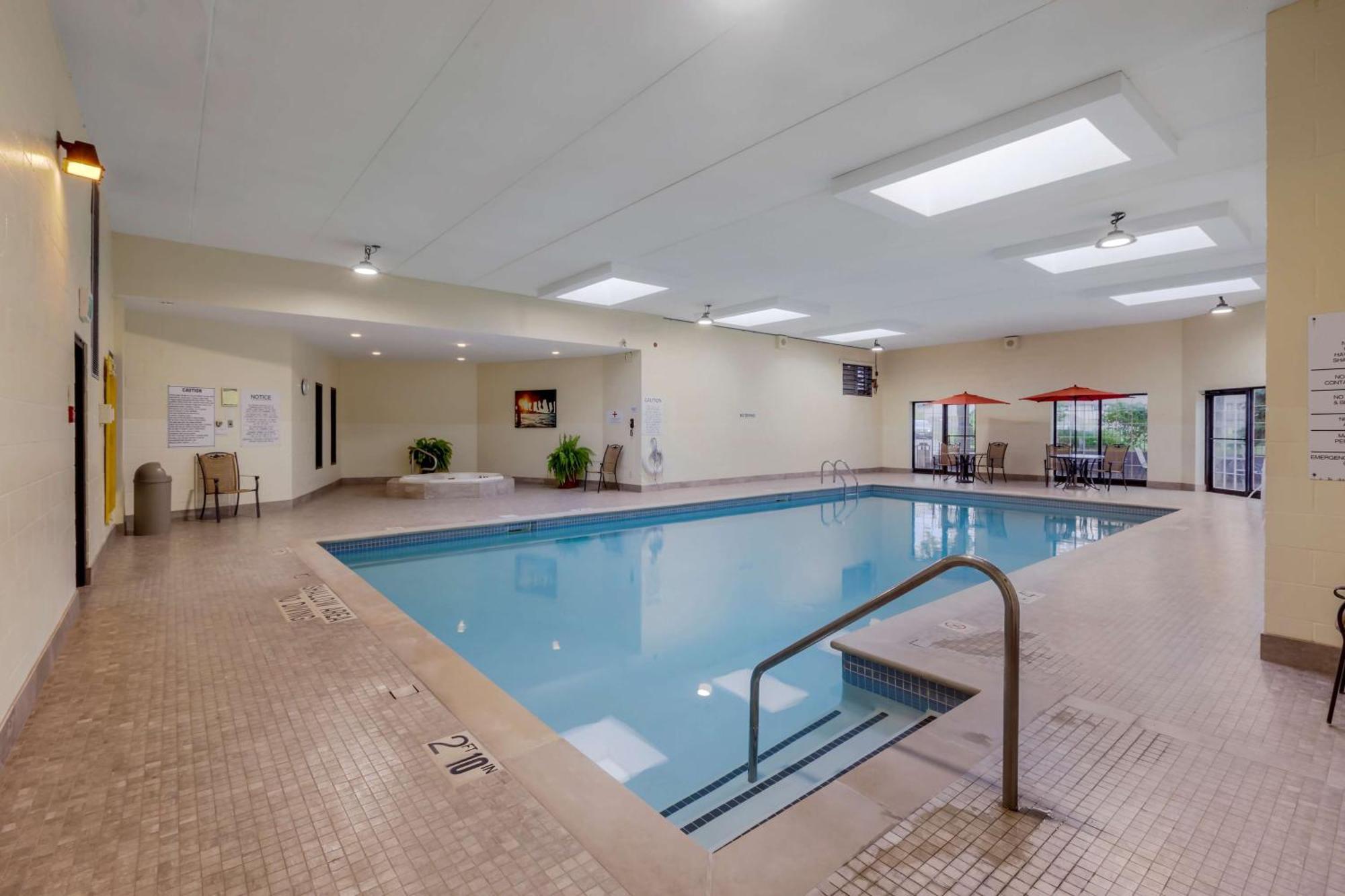 Best Western Plus Otonabee Inn Peterborough Exterior photo