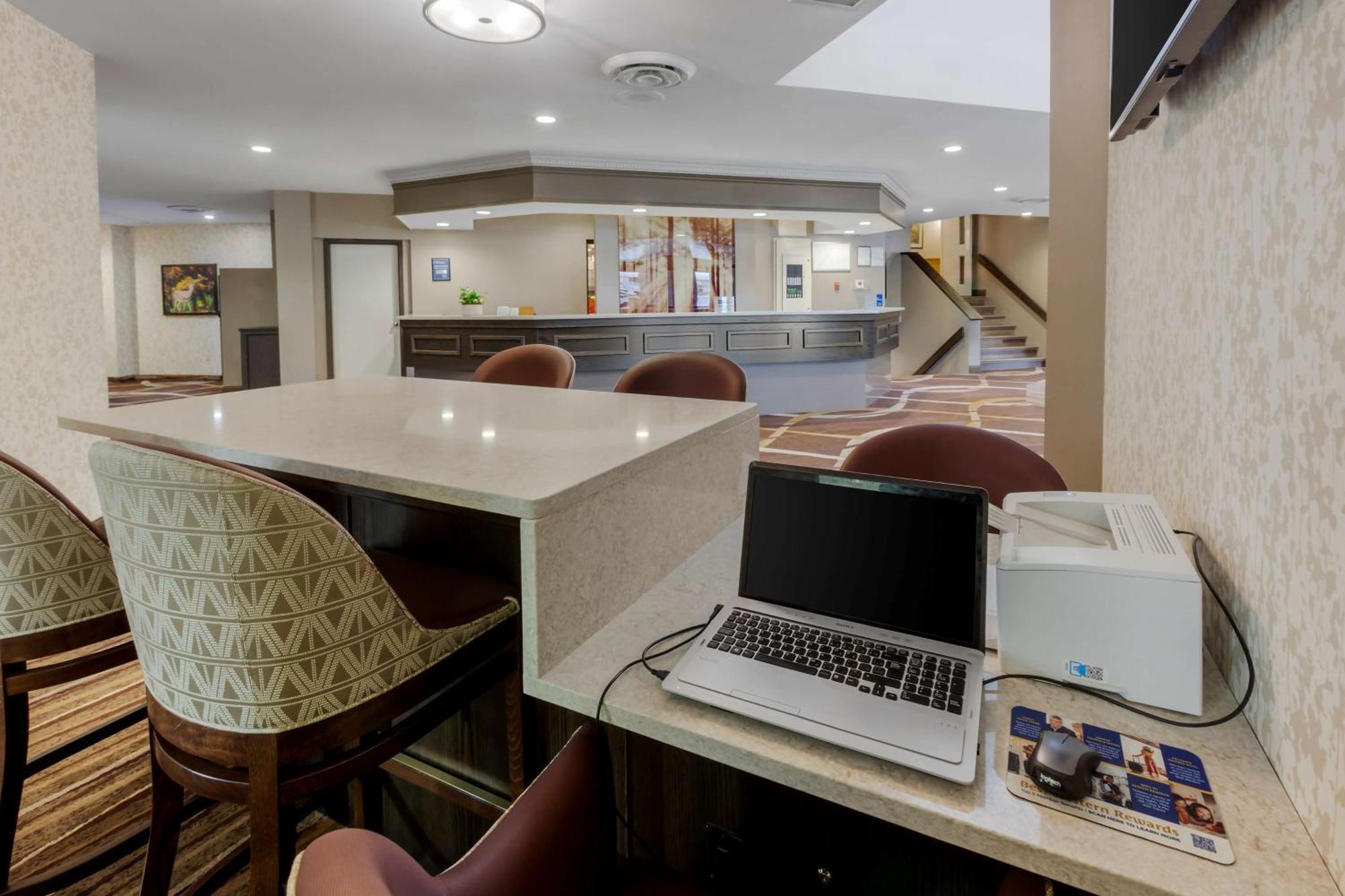 Best Western Plus Otonabee Inn Peterborough Exterior photo